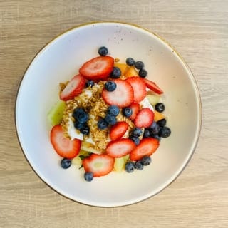 Yogurt Parfait (8 cups)