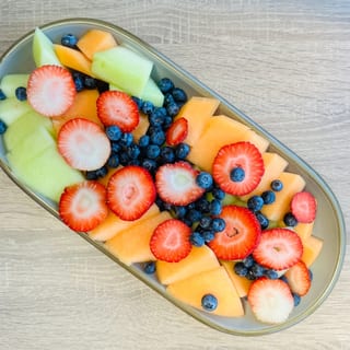 Fresh Fruit Tray (serves 10)